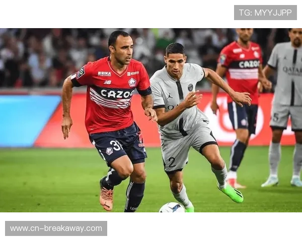 里昂与里尔对攻大战，中场争夺激烈